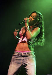 rihanna_29.jpg