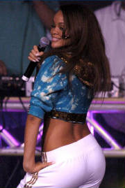 rihanna_31.jpg